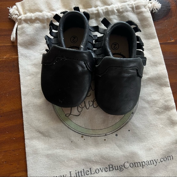 Little love bug moccasins - Picture 3 of 4